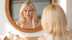 „Starzenie się nie jest straszne” – jakie sposoby myślenia o sobie i o życiu pomagają radzić sobie z kryzysami związanymi z wiekiem