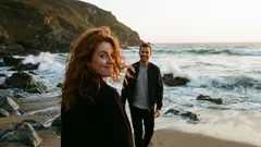 W jaki sposób mowa ciała i uśmiech sprawiają, że jesteś bardziej sympatyczny w codziennym życiu